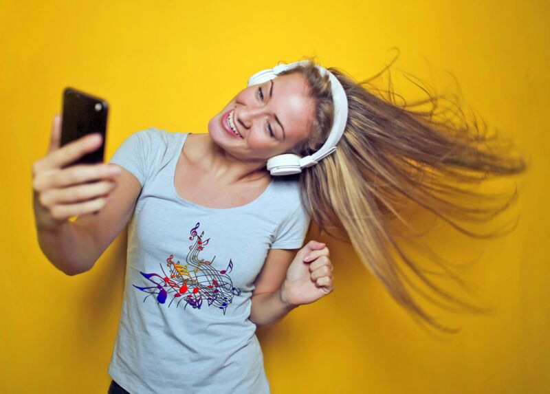 attractive-beautiful-beauty-coloured music notes.jpg Thumbnail